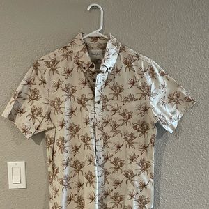 Goodfellow Floral Shirt. Excellent condition.